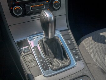 Volkswagen Passat 2.0TDI 103KW DSG NAVI - 9