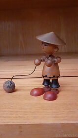 dřevěná figurka - panáček vietnámek/číňánek - 9