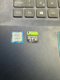 Acer Predator Helios 300 – i7 – NA OPRAVU / NA DÍLY - 9