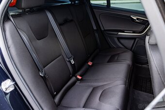 Volvo V60 D2 2.0 88kW Momentum - 9