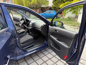 Hyundai i30 1.6. 92,7kw 2011 - 9