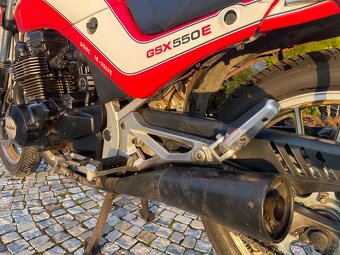Suzuki GSX 550 E - 9
