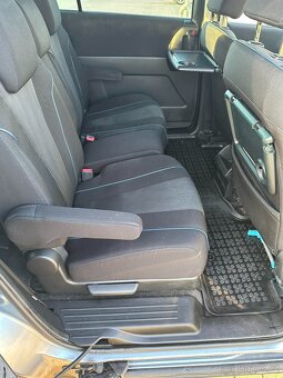 Mazda 5. 1,6 nafta. 7 mistna - 9