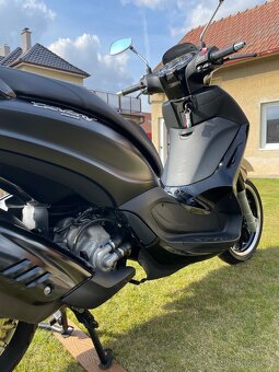 Piaggio Beverly 300, rok 2018 - 9