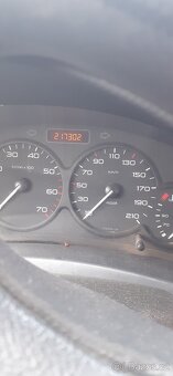 Citroën berlingo 1.4I čtyřdvéřové - 9