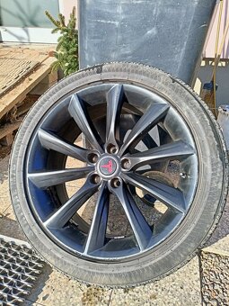 Tesla model X kola a pneumatiky zimní r20 - 9