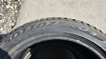 Zimní pneu 235/45/18 Pirelli - 9