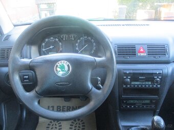 Škoda Octavia 1.6i Combi - 9
