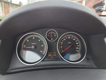 Opel Astra H Caravan 1.7CDTI, 74kW, 2006 - 9