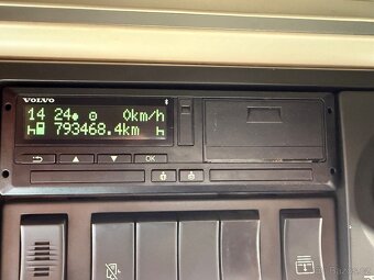 Volvo FH16 750k 25 year edition 4x2 tahač - 9
