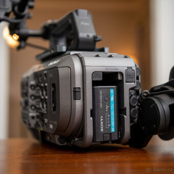 Profesionální videokamera Sony PXWFX9V FX9 – černá - 9