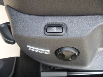 Volkswagen Golf VII 1.4TSI 103kW 1.MAJITEL - 9
