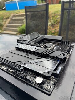 ASUS ROG STRIX Z890-E GAMING WIFI, Záruka - 9