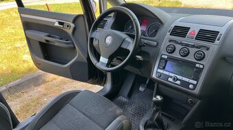 Touran 2.0tdi 125kwRS AdaptBiXenony Webasto Parktronik Zaves - 9