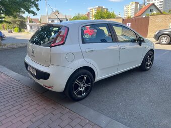 Fiat Grande punto evo 1.2. Rok 2010 - 9