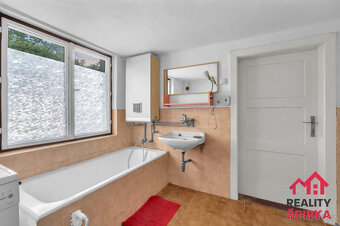 Prodej RD 3+1, garáž, CP 456 m², Jaroměřice - 9