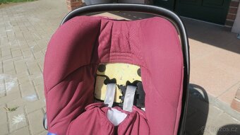 Britax Romer Baby-Safe i-Size se základnou - 9
