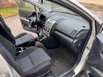Toyota Corolla Verso - 9