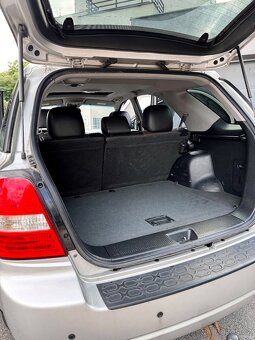 Kia Sorento 2.5 nafta 125kw rok 2009 - 9