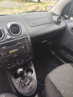 Ford fiesta - 9