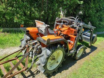 Malotraktor Kubota B1502 15koní s nakladačem - 9