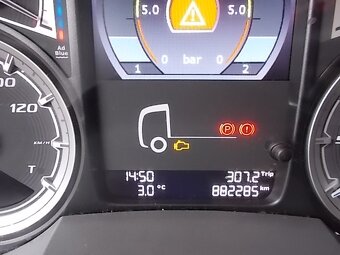 Tahač návěsů DAF XF106 LD - 9