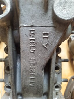 John Deere skříň převodovky/Housing - 9