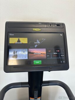 Technogym 1000LCD stepmill LIVE - 9