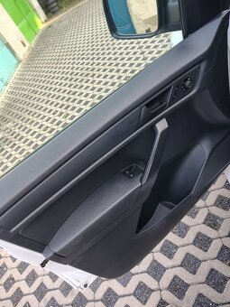 VW Caddy Maxi 1.4 TGI (skříň) - 9