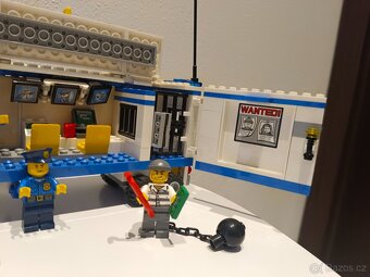 LEGO City 60044 - 9