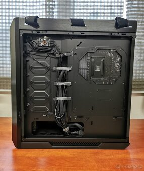 ROG Helios + 6900XT 16GB toxic Ex / RTX 3090 24GB - 9