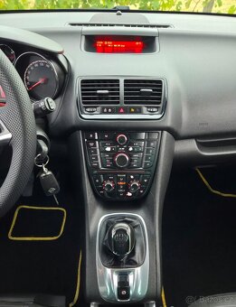 Opel Meriva 1.4 16V 88KW/120 koní R.V.04/2011 - 9