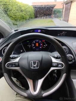 Civic najeto 161 tis.km - 9