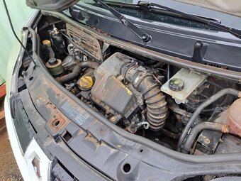 Renault Trafic 2,0 Tdi - na opravu nebo na díly - 9