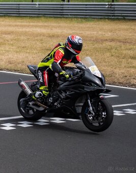 BMW M1000RR - 9