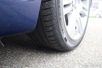 BMW E90 325i M-Paket Manuál - 9