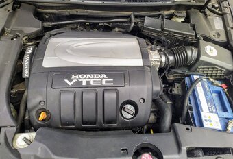 Honda Legend KB1 3.5 V6 VTEC SH-AWD - dva vozy - 9