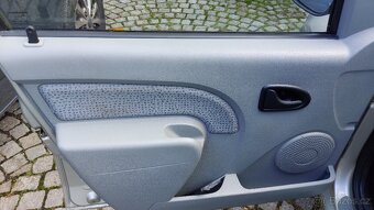 Dacia Logan 1.4i 55 kW, najeto 48761 km, tažné zařízení - 9