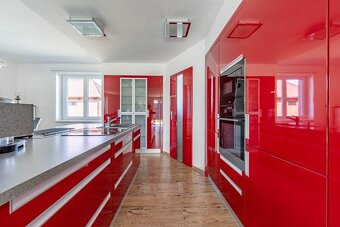 Prodej rodinného domu 240 m², pozemek 917 m² - Kaplice - 9