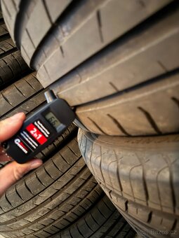 Letní pneu 225/40 r18 - 9