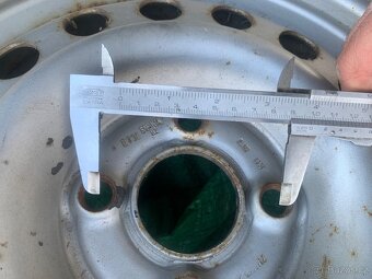 Kompletni rezervni kolo -pneu 195/70 r14 91T disk r14 et30 - 9