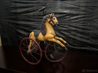 Krásný starožitný dřevěný tříkolový kůň 58cm výška - 9