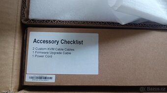 ATEN CL-1308N-C 8-port KVM switch 19″ LCD – nové, bez záruky - 9