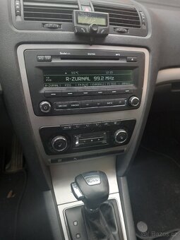 ŠKODA OCTAVIA 2 1.9 TDI 77KW 2009 FACELIFT DSG - 9