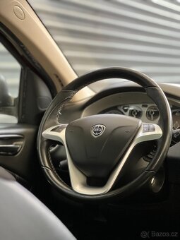 Lancia Delta 88 kW, 1.6 JTD, PLNÁ VÝBAVA, PANORAMA - 9