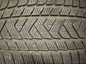 PIRELLI zimní pneu 305/35 R21 (zadní kola) a 275/40 R21 (pře - 9