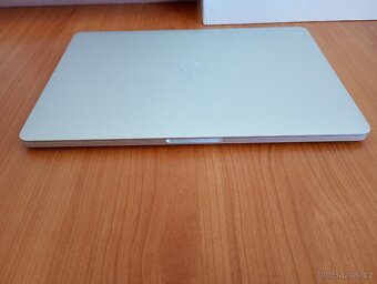 MacBook PRO 13 palců M1 chip 8 RAM 256 SSD NOVÝ 14cyklů - 9