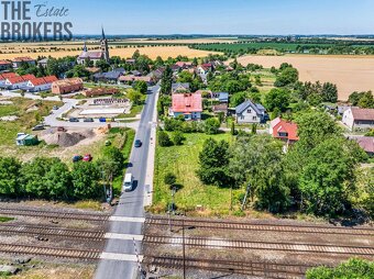 Prodej pozemku pro bydlení, 1111 m2, Dvory u Nymburka - 9