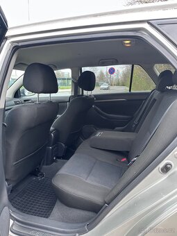 Toyota avensis 2.0 VVT-i - 9