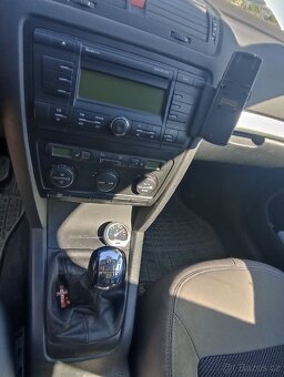Škoda Octavia combi 2.0 TDI - 9
